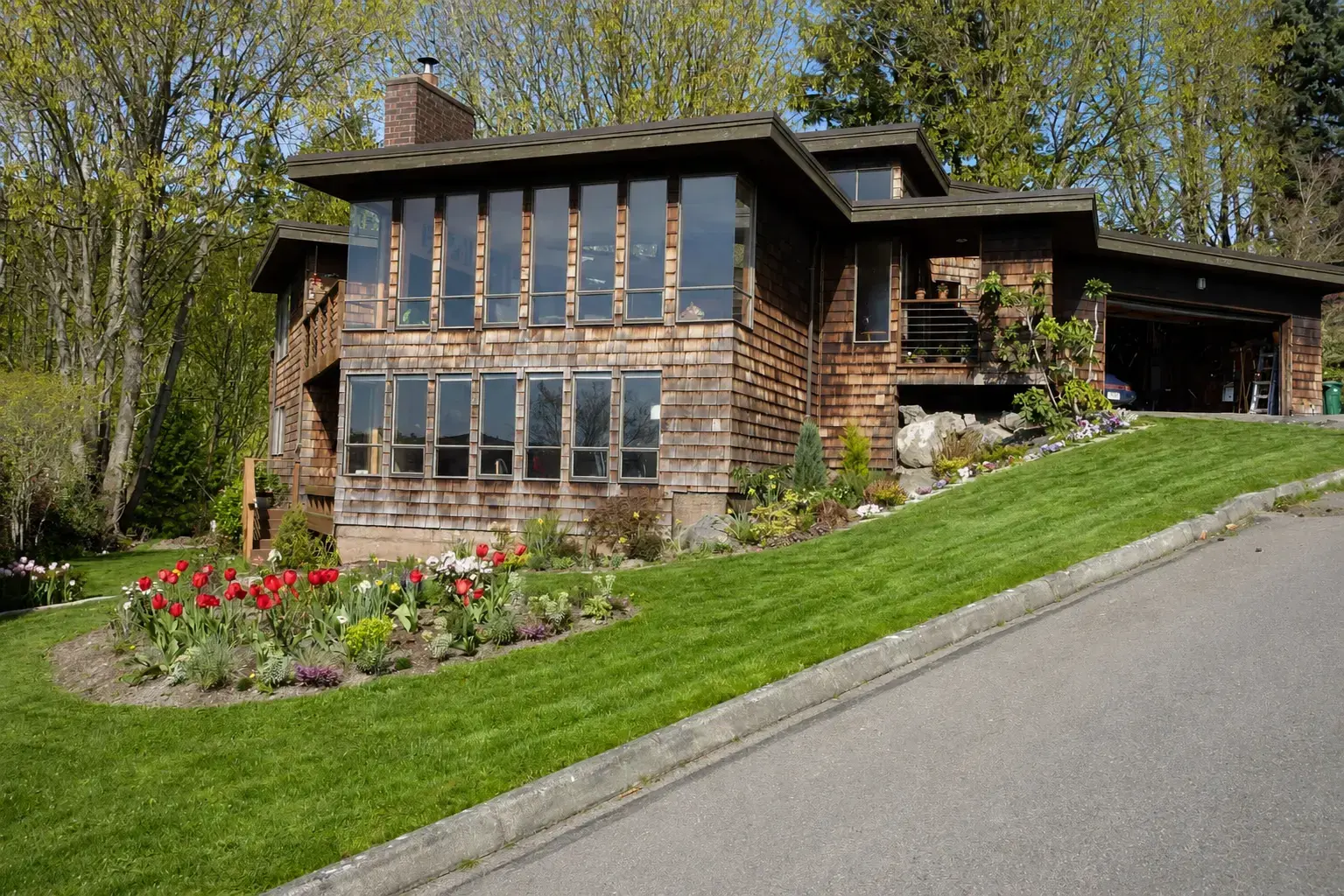 Kirkland home before exterior renovation